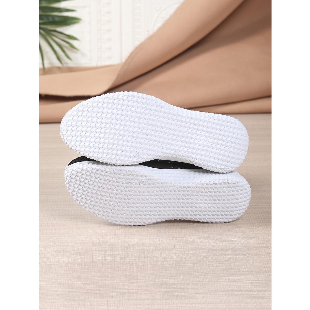 Ladies' Casual Sports Shoes, One Foot Kick, Suitable for Spring and Summer Beach Vacation, Travel and Leisure, Mesh Suitable for Plus Size Women