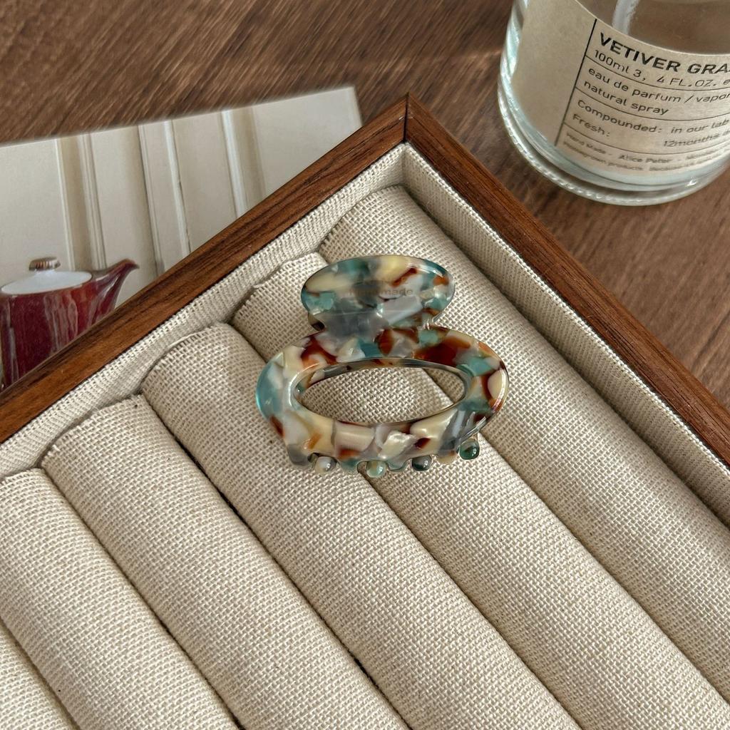 Leopard Print French DesignHair Claw Clips for Women Girls,Non-Slip Hair Jaw Clips,Hair Accessories for Thick Hair