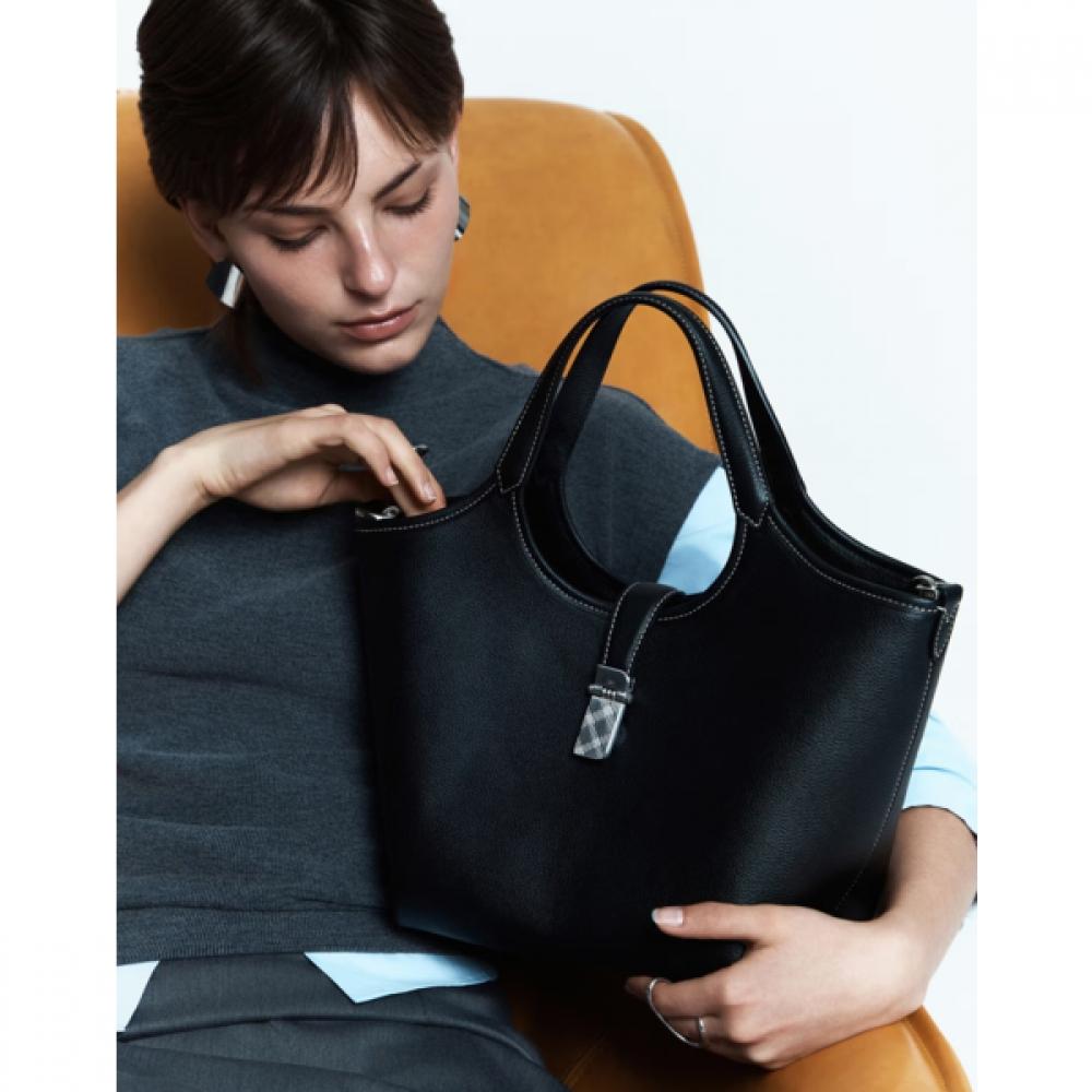 

Daks Black Cowhide Check Decoration Tote Bag M Dcba6e162bk Single option