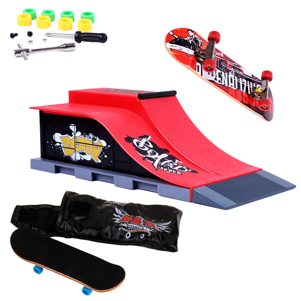 Mini finger skateboard and ramp accessories set Clearance