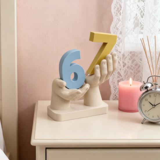 67 Meme Figurita de Mano Impresa en 3D Sosteniendo Número Escultura de Mano Doble Estatua Llaveros Baratijas Soporte para Joyas Decoración de Escritorio Adorno