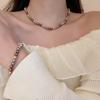Fashion versatile color matching pearl necklace retro niche high-end sense collarbone chain personality light luxury design sense necklace women
