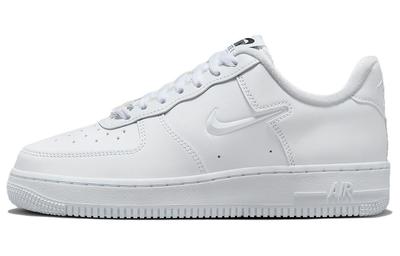 Air Force 1 Low '07 Se Just Do It Triplo Branco Feminino FB8251-100