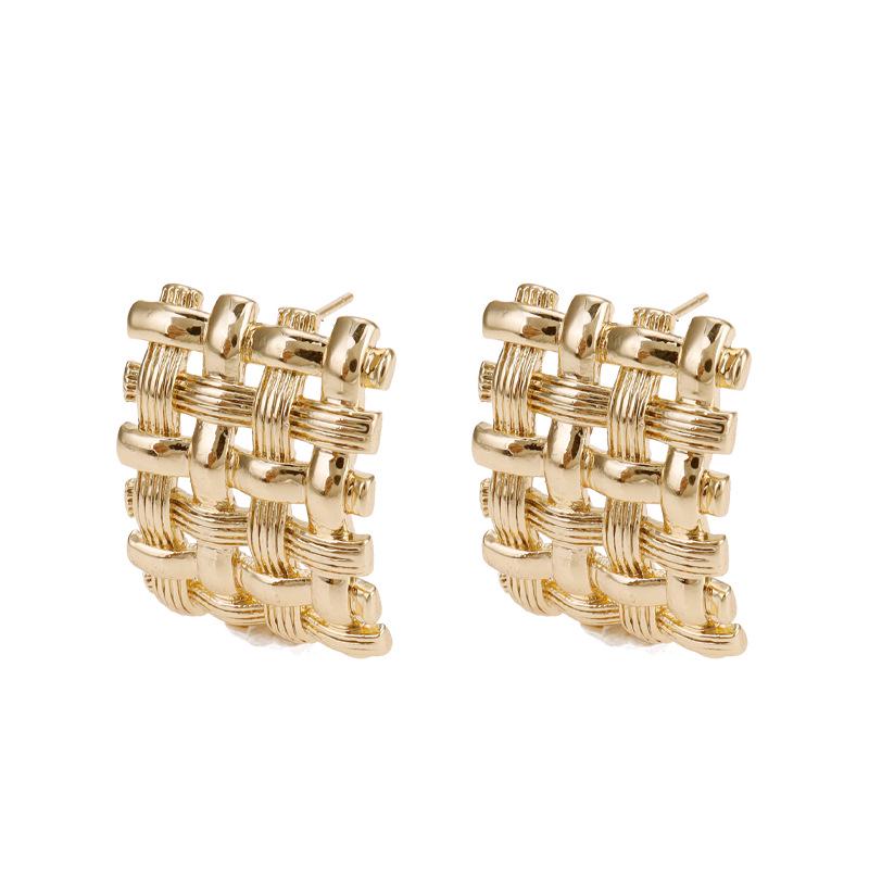 Metal Weave Stud Earrings: Sophisticated European and American Autumn/Winter Fashion for Women.