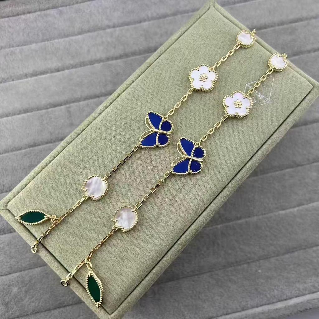Exquisites Gold- & Emaille-Schmetterlingsarmband: Perlmutt-Blumen-Design für Damen