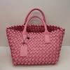 Fashion new lambskin hand-woven handbag wholesale casual versatile vegetable basket genuine leather women's bag messenger bag
