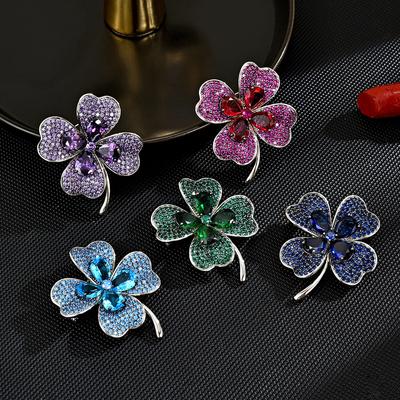 Broschen & Körperschmuck