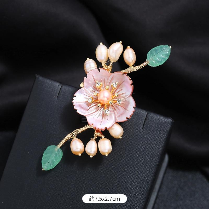 Original Heavy Handmade Natural Crystal Shell Corsage Women's Luxury Atmosphere Retro Elegant Brooch Jacket Coat Accessories