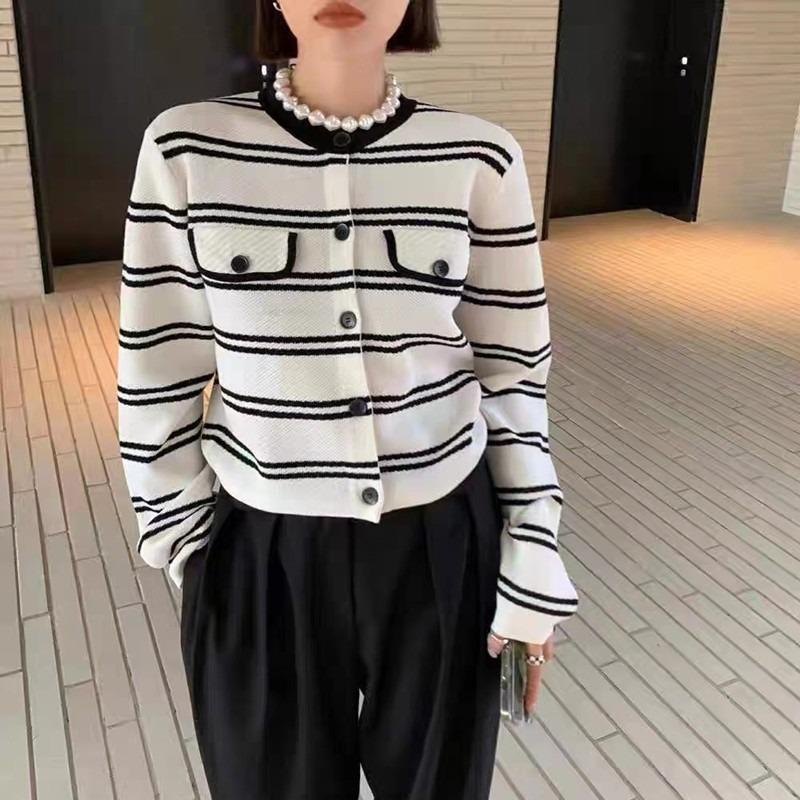 Autumn and winter new striped round neck inner fashion age reduction loose and thin knitted cardigan jacket women