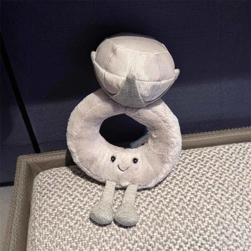 Urocza Pluszowa Lalka Pierścionek z Diamentem Zabawka Brelok Wisiorek Ozdoby do Zawieszenia na Torbie Zawieszka do Plecaka Dziewczęcy Breloczek Prezent na Walentynki Boże Narodzenie