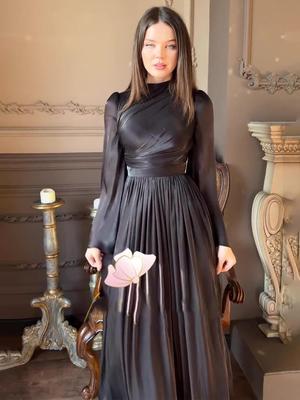 2023 European & American Women's French Long Sleeve Slim Waist Dress with High Neckline