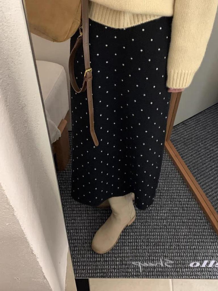 2025 Autumn/Winter Women's Korean Polka Dot Knit Midi Skirt with Elastic Waist