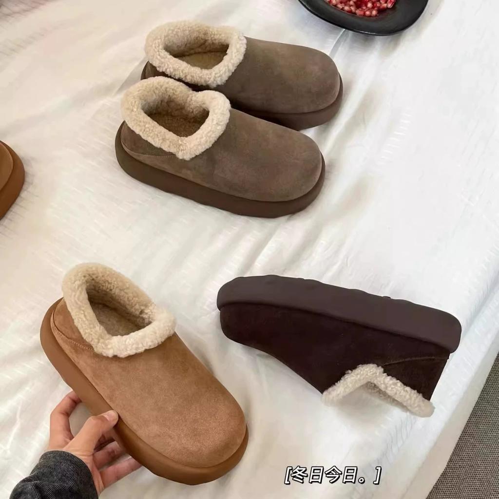 Wool version~ fur integrated snow boots for women, new thick soles in winter, heightened, two women wearing large potato thickened cotton shoes