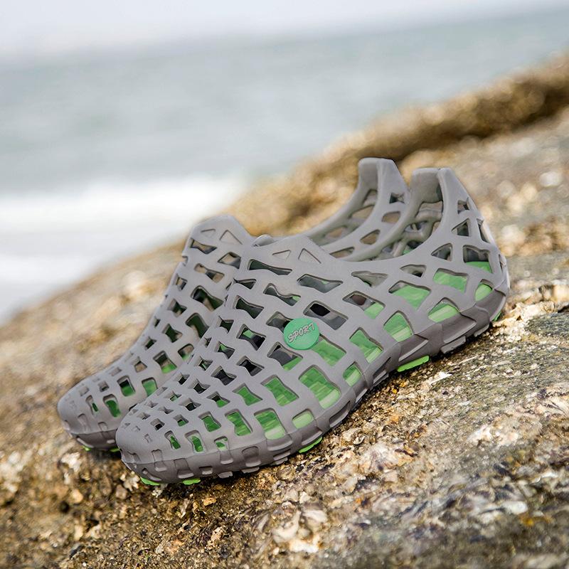 

Summer Hole Shoes Men s Hollow Beach Sandals Wading Pig Cage Shoes Bag Head Fashion Men s Shoes Sports Couple 44