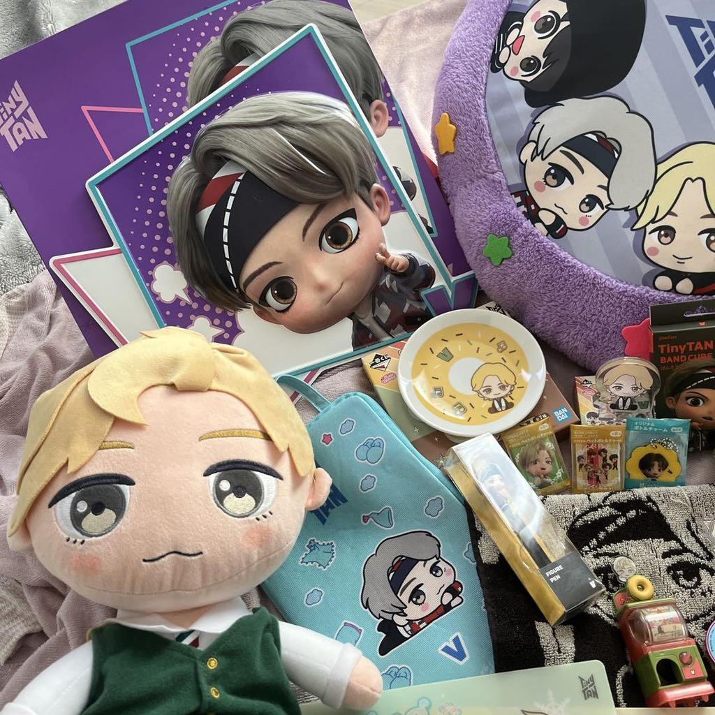[USED] BTS V Tiny Tongue Merchandise Bundle: Plush Toys, Cushions, and Gachapon