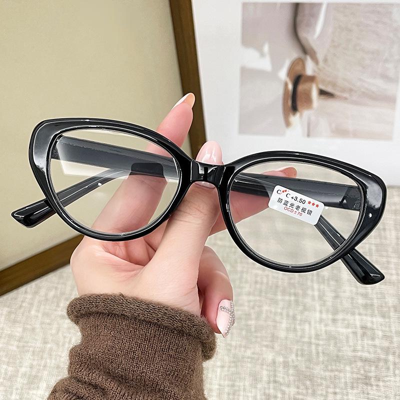 Chic Oval Cat-Eye Anti-Blue Light Women s Reading Glasses with Clear Lenses and High-Definition Eye Protection Reading +4.00