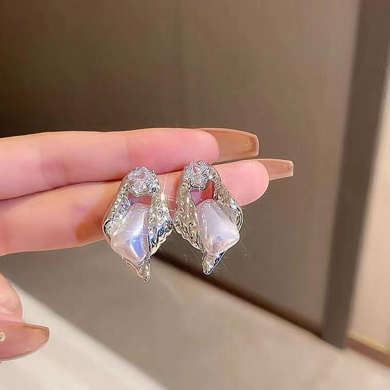 New Style Versatile Irregular Wrinkle Earrings for Women, Light Luxury Design, Earnail Fashion Earrings