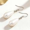 Waterdrop Pearl Earrings for Women: Elegant French Retro No-Pierce Ear Clips, Stylish & Versatile.