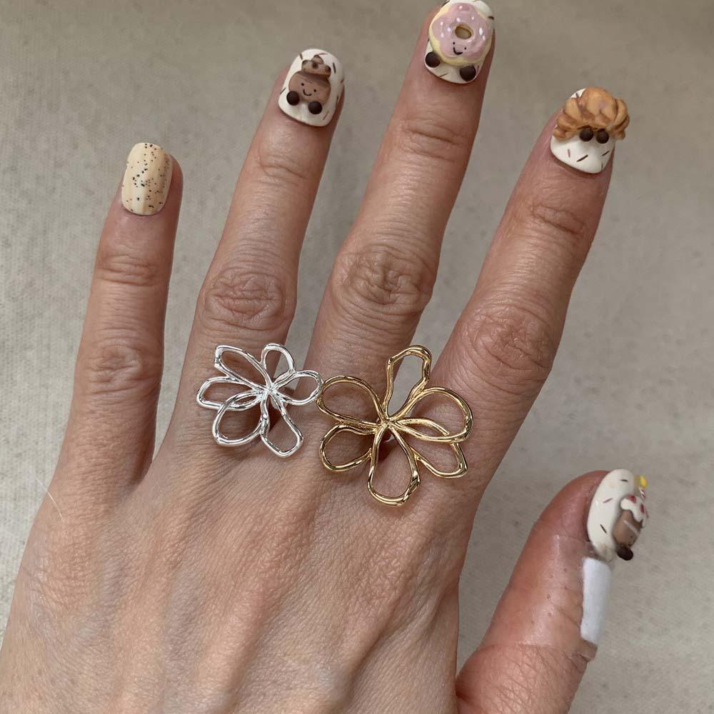 Exaggerated Golden Flower Ring Irregular Open Hollow Out Ring Silver Sunflower Finger Circle  Girls