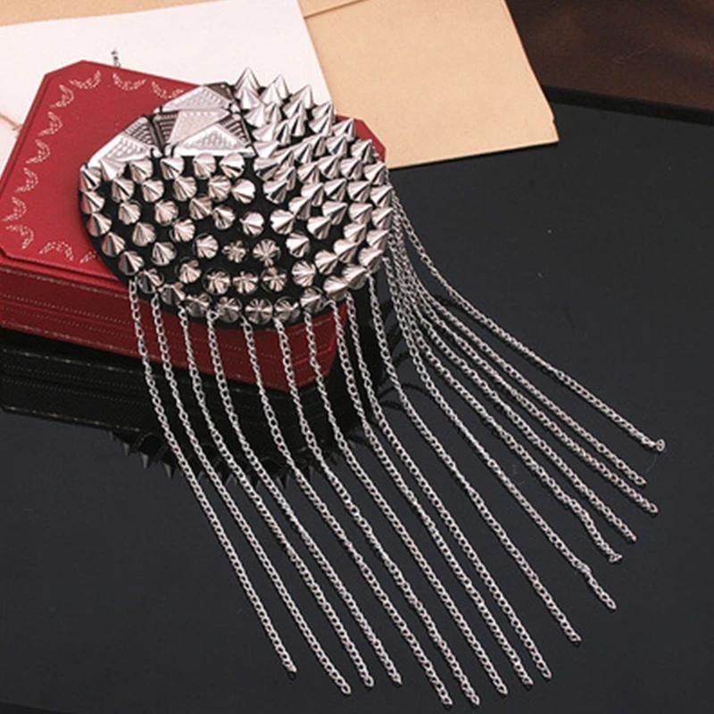 1 peça Broche Punk com Franja de Corrente, Rebite e Ombreira, Epaulete de Metal com Franja para Roupas de Mulheres e Homens, Acessórios de Emblema, Presente de Moda