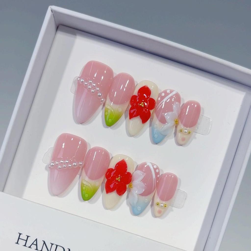 European Best-Selling Almond-Shaped Handmade Autumn/Winter Whitening Nail Art Press-On Nails