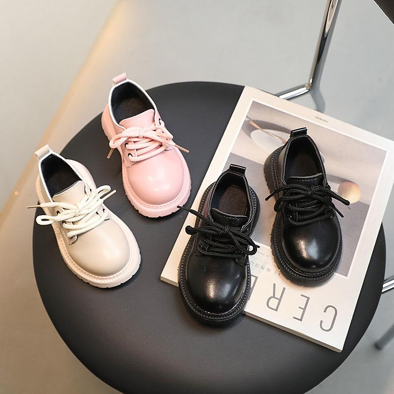 2024 Mädchenschulschuhe für Uniform Großbritannien Jungen Mode Schnürschuhe Kindermode Lässige Slipper Rundzehen Rutschfeste Kinderschuhe