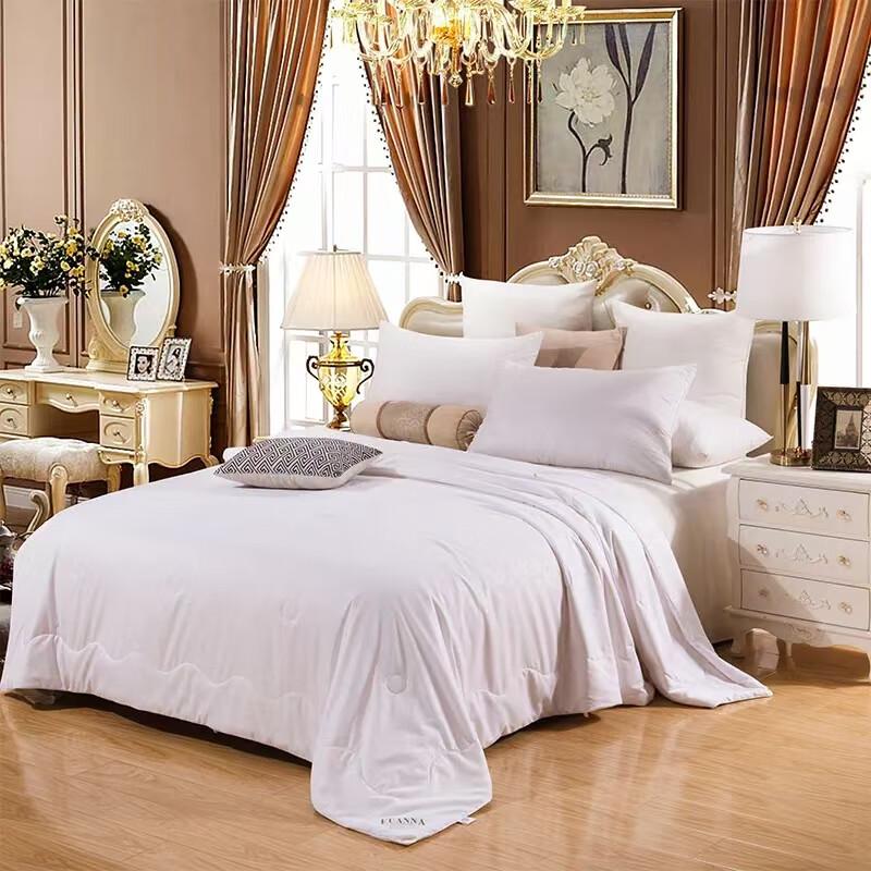 

Fuanna Silky Smooth Summer Quilt