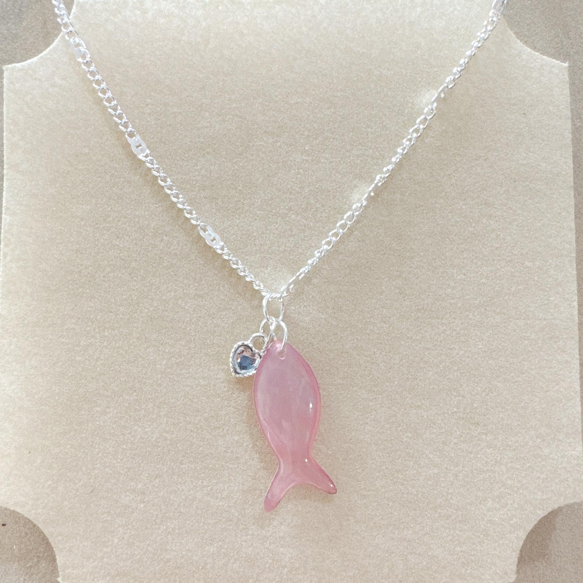 

Y2K Blue Crystal Heart Fish Pendant Necklace for Women Fashion Sweet Animal Shell Clavicle Chain Necklace Jewelry Accessories розовый