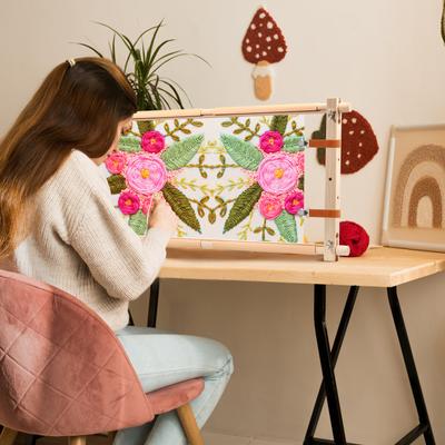 Vyšívací rolovací rám Dřevěný rolovací rám na křížkovou výšivku Rotační vyšívací rám na jehlu Gobelínový rolovací rám Nastavitelný