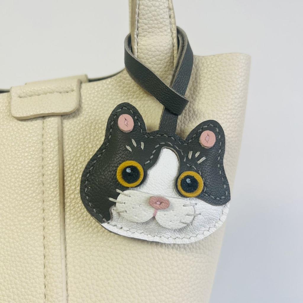 Handmade Genuine Leather Cat Keychain I Cute Kitty 3D Carved Keyring for Women/Men I Multi-Styles Animal Jewelry Gift