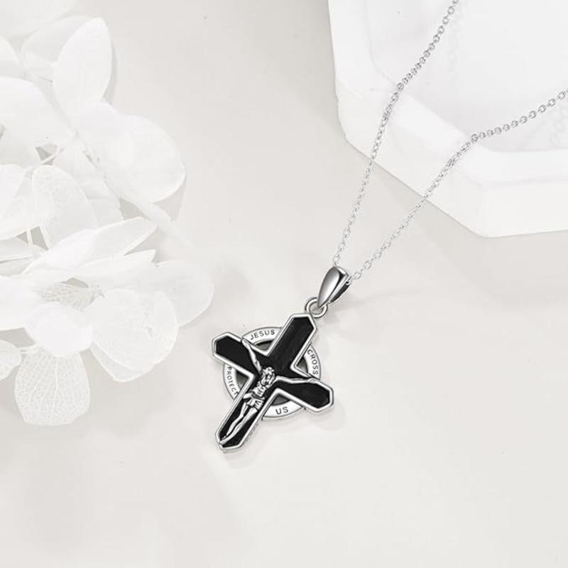 Antique Alloy Crucifix Necklace Minimalist Gothic Jewelry Unisex Neck Chain For Everyday Wear or Special Occasions