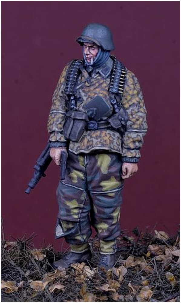 Miniatures WWII German Army Waffen SS MG42 Machine Gunner and Soldier in Camouflage Poncho Hansen Combat Group Ardennes 1944 Set of 2 Resin Kit