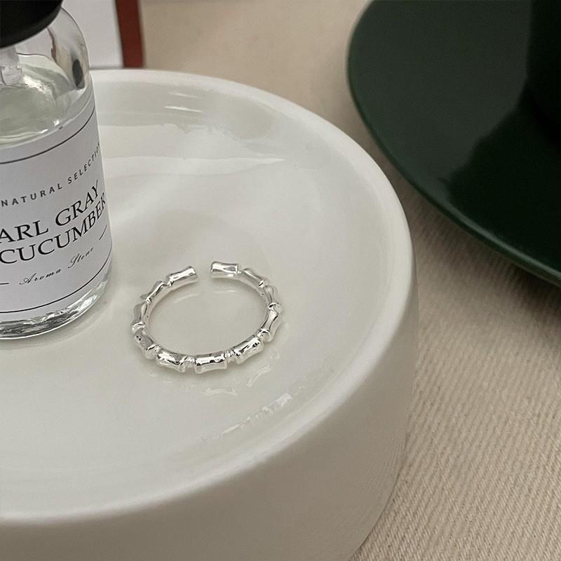 Sterling 925 Chic Silver Ring With Sparkly Zirconia Stones For Unique Womens Accessories