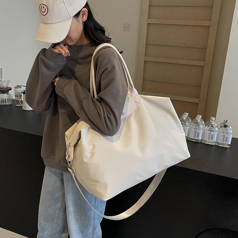Li Shen Women's Travel & Gym Duffle Bag