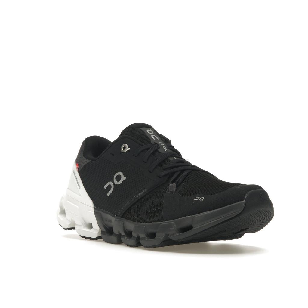 ON Cloudflyer 4 Czarne Białe Damskie Sneakersy 71.98671