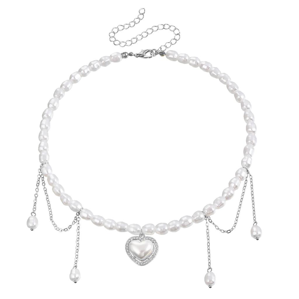 Fashionable Heart,shaped Pendant Tassel Necklace, Feminine Temperament, Fashionable Luxury Design Collarbone Chain
