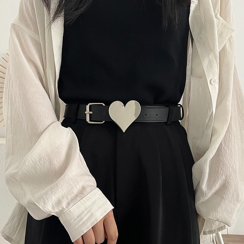 Chic Black Pu Leather Heart Belt For Women Stylish Adjustable Fashion Accessory
