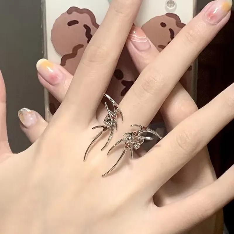 

Retro Personality Irregularity Red Crystal Butterfly Rings for Women Punk Style Ear Cuff Hip Hop Rock Party Zircon Accessories resizable