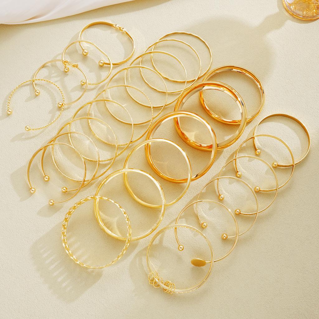 Modisches Goldfarbenes Minimalistisches Geometrisches Glattes Armreif-Set Elegantes Retro-Design Metallarmbänder Für Damen Urlaubs-Party-Schmuck