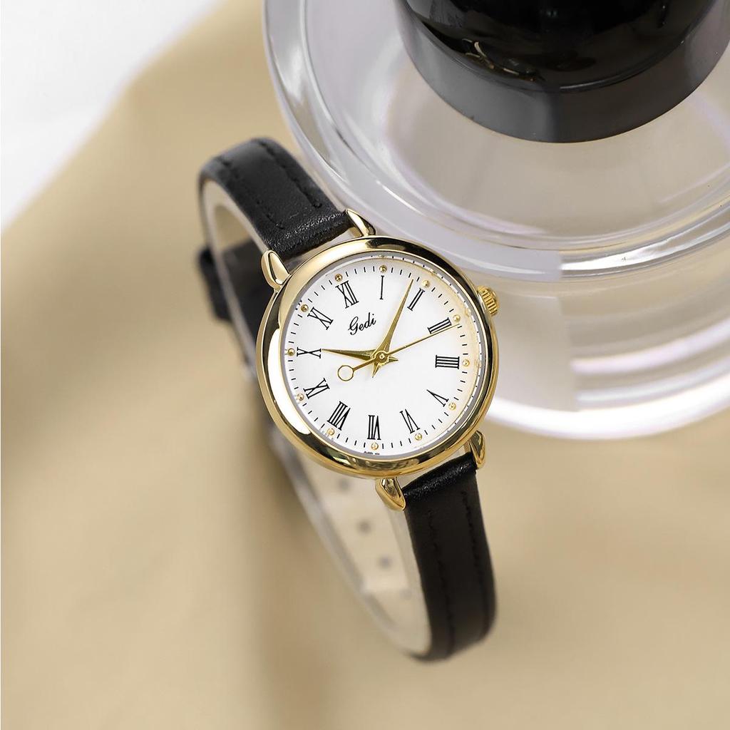 Gedi Round Retro Women's Watch with Roman Numerals - Quartz, Leather Strap, Versatile for Students and Ladies