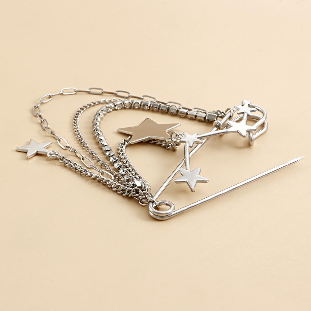 Fashion Clothing Pendants Women Creative Festival Gifts Personality Brooches Star And Crescent Commuter Tassel Pins Accessories Elegant High Quality