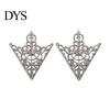 Non Damaging Clothing Pin 1 Pair Vintage Shirt Collar Clip, Hollow-Out Decoration Alloy Triangle Clip Brooch for Men Women Embellishment