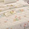 Lan Ruoting All-Season Floral Lightweight Quilt