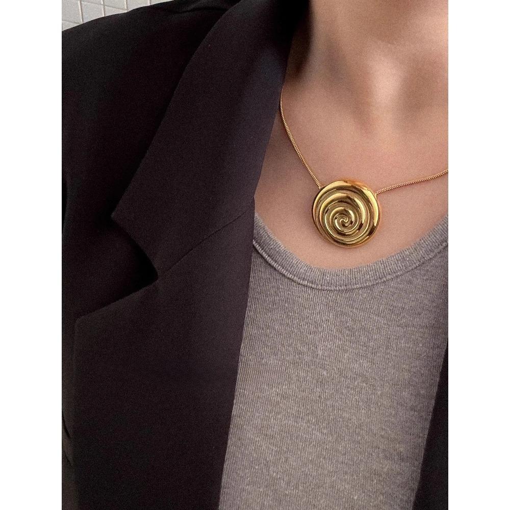 Elegant and Simple Spiral Design Jewelry Set, Gold Ring Pendant