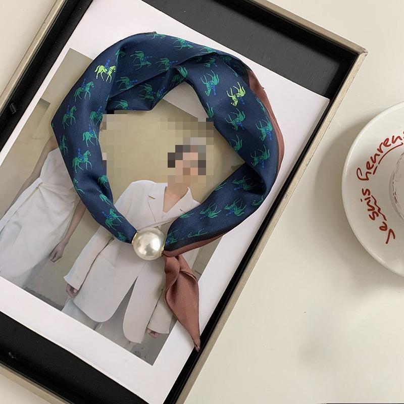 Magnetic Buckle Silk Scarf Women's New Pearl Necklace Light Luxury High-end Fashion All-match Scarf Polka Dot Silk Scarf