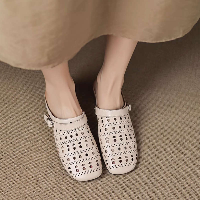 Hollow flat heel soft sole one-word buckle with lazy slippers 2025 new bag head thick heel fashion versatile sandals women