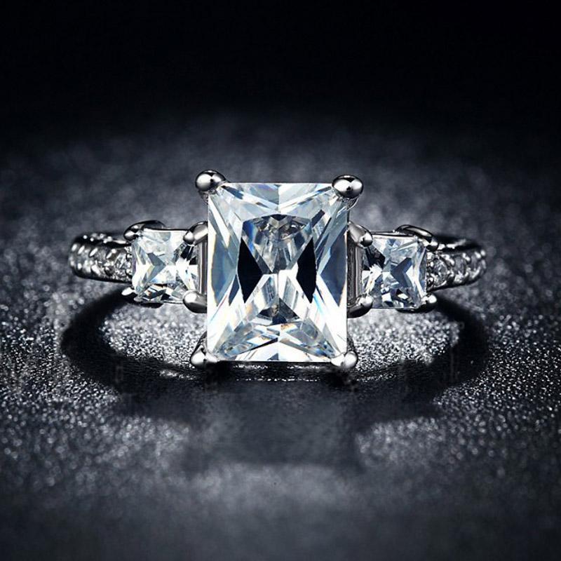 Women's Gold-plated Clear Zircon Ring Elegant Luxury Crystal Zircon Ring