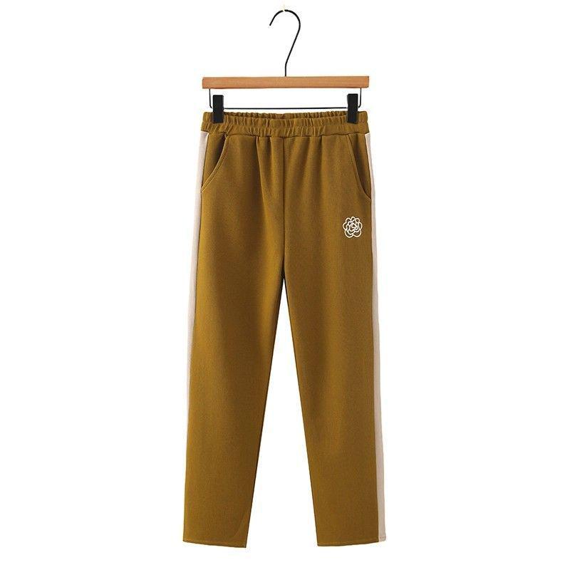 Elegant Autumn Sportswear: Stylish Suit for Middle-Aged Moms, Age 50-60, Premium Full Outfit