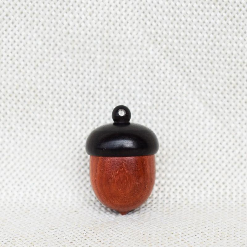 1/2PCS Mini Sandalwood Pill Boxes Portable Granule Storage Box Rescue Tablets Case Small Items Container DIY Acorn Pendants