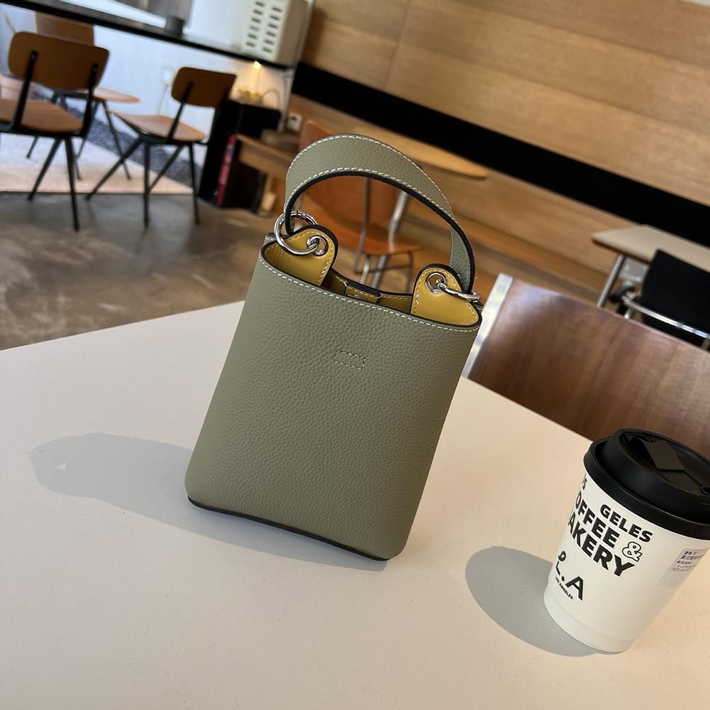 2025 Neue Mini Damen Schultertaschen Echtes Leder Kleine Handtasche Paneeliert Erste Schicht Rindsleder Umhängetasche Eimertaschen Geldbörse